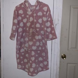 Small sleep dress with hood